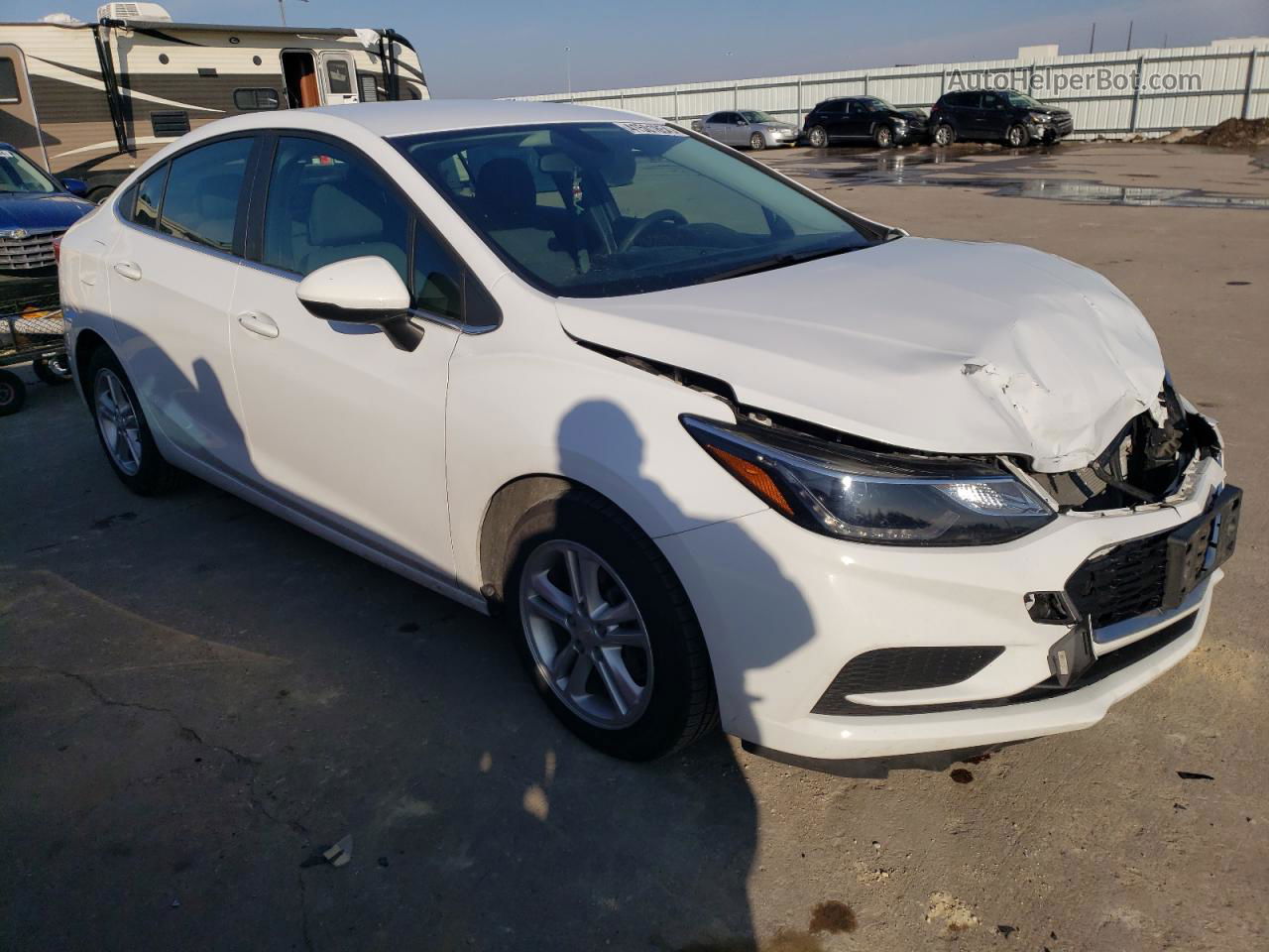 2018 Chevrolet Cruze Lt White vin: 1G1BE5SM0J7241842