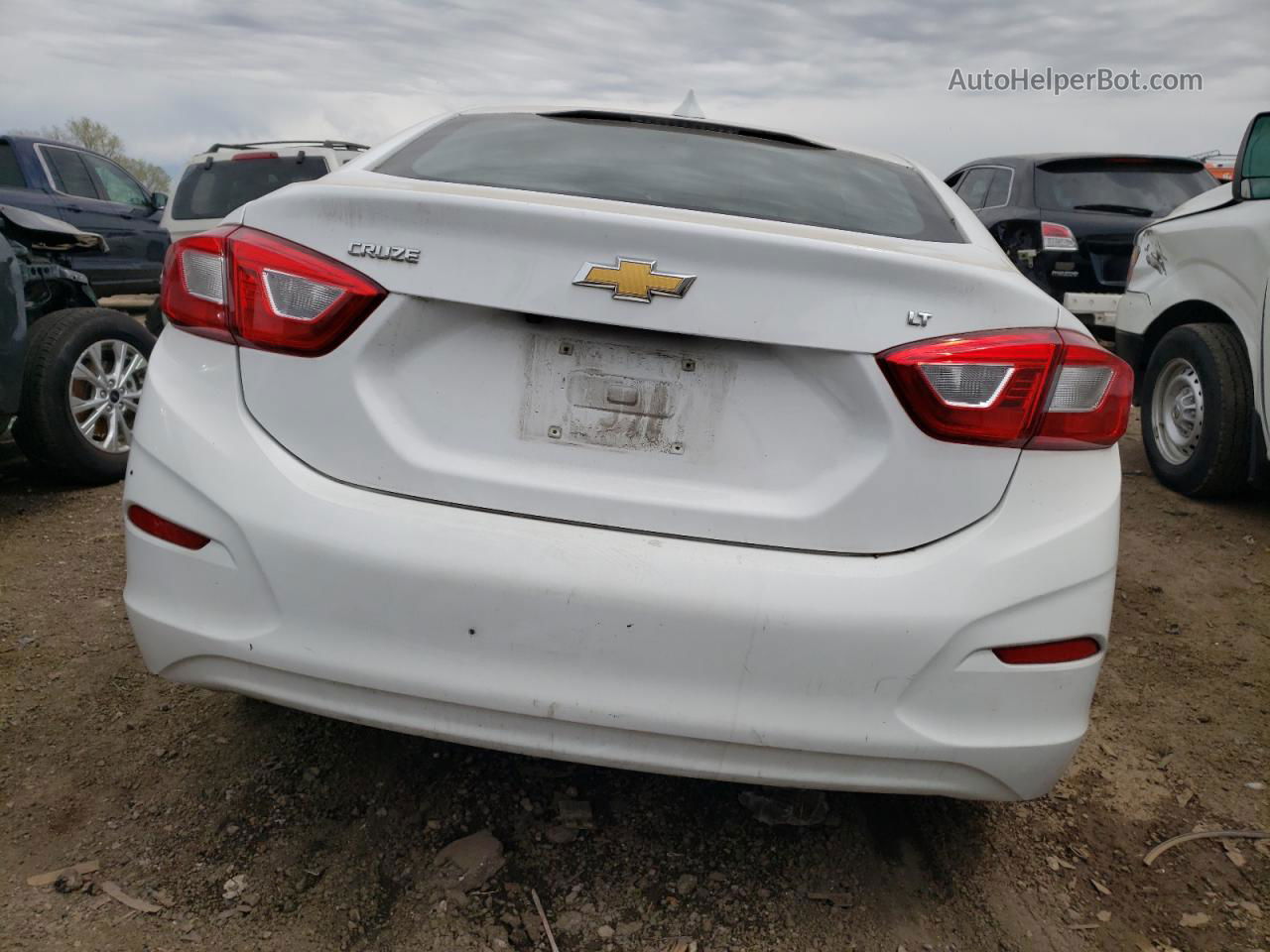 2018 Chevrolet Cruze Lt White vin: 1G1BE5SM1J7110533