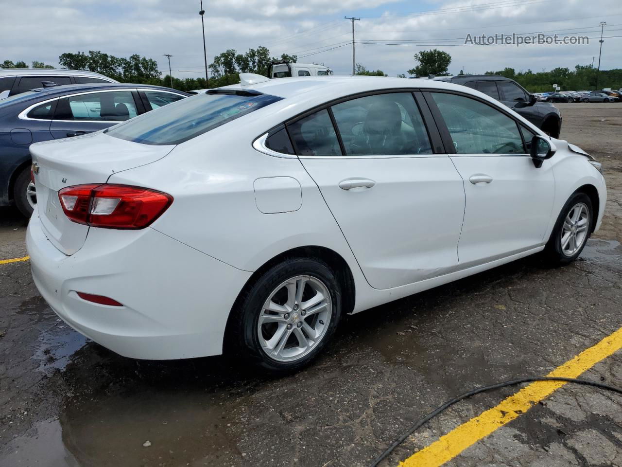 2018 Chevrolet Cruze Lt White vin: 1G1BE5SM1J7188830