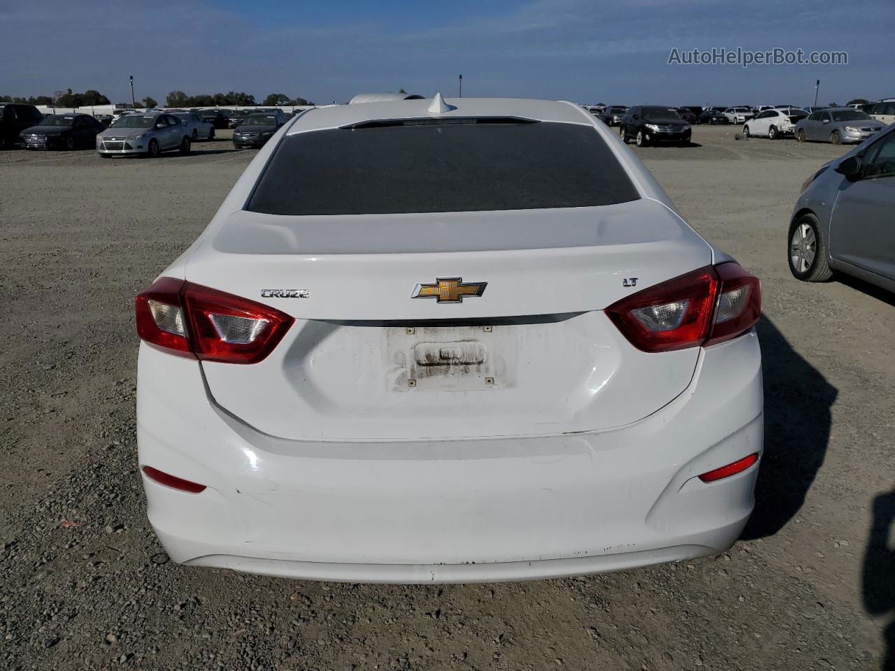 2018 Chevrolet Cruze Lt White vin: 1G1BE5SM1J7244863