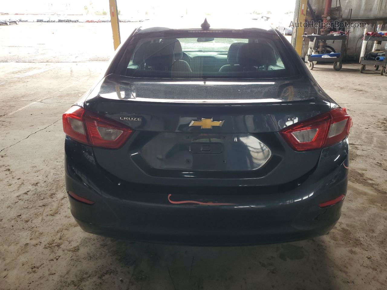 2018 Chevrolet Cruze Lt Серый vin: 1G1BE5SM2J7116213