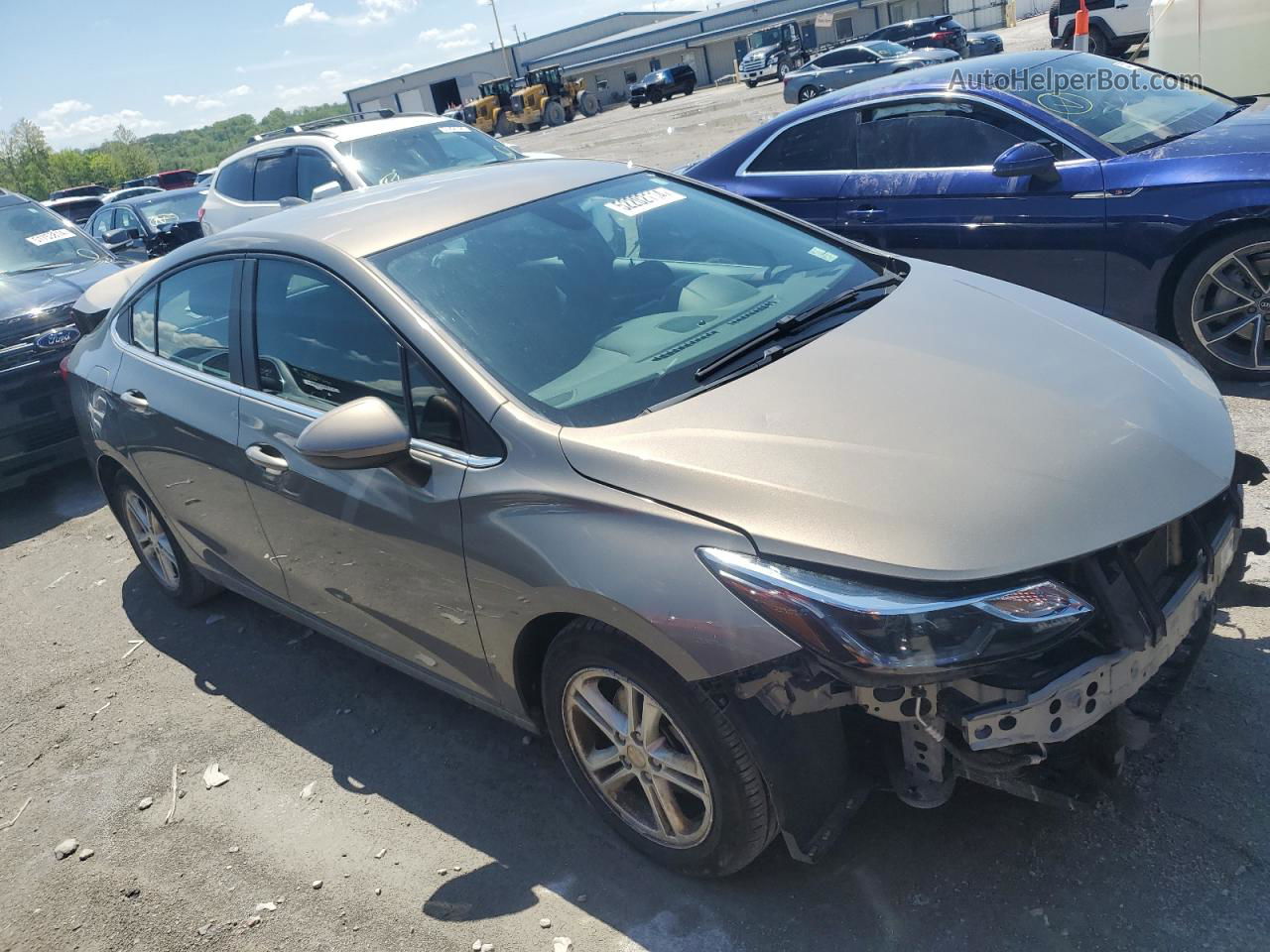 2018 Chevrolet Cruze Lt Бежевый vin: 1G1BE5SM3J7234643