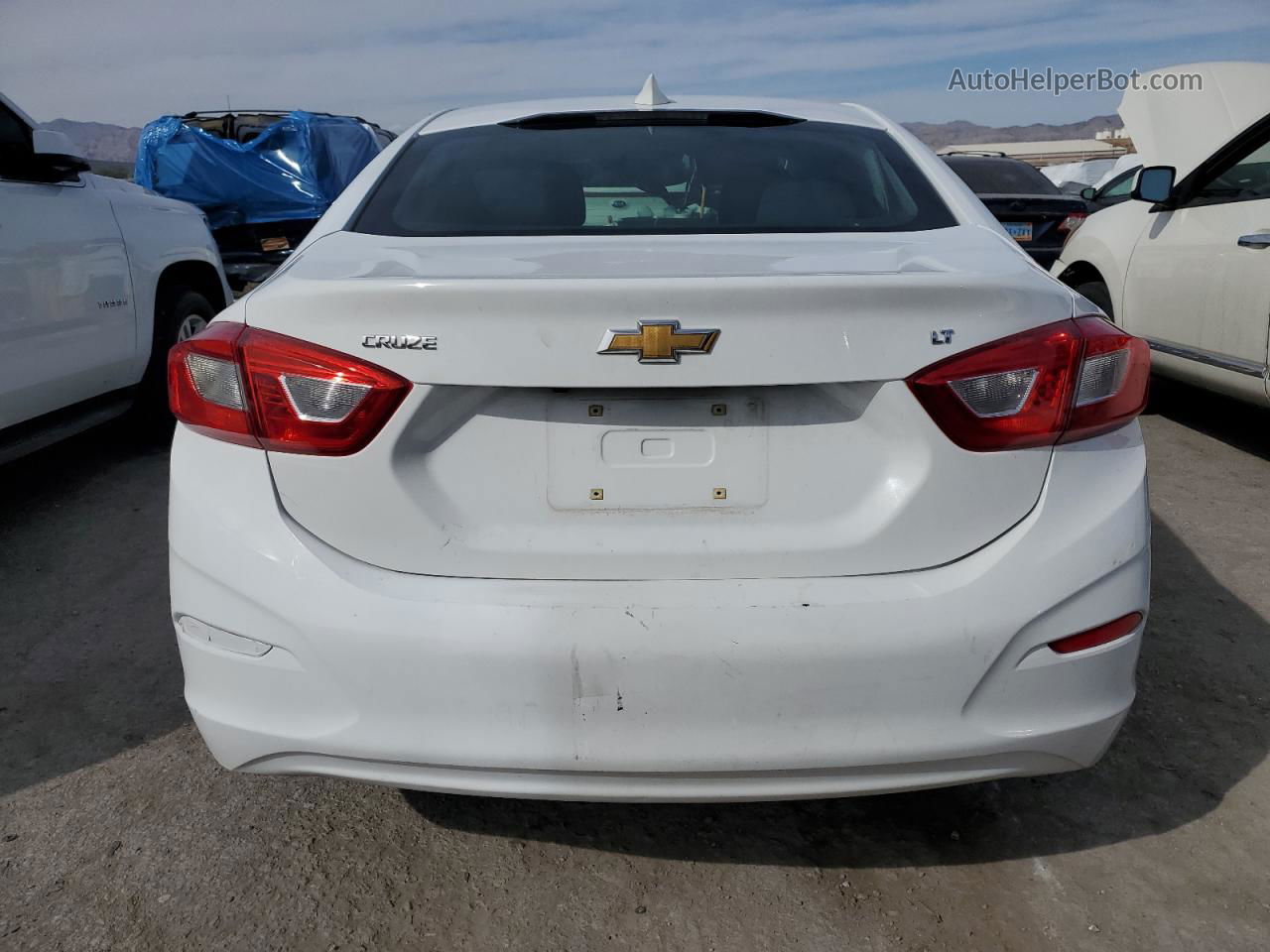 2018 Chevrolet Cruze Lt White vin: 1G1BE5SM4J7181029