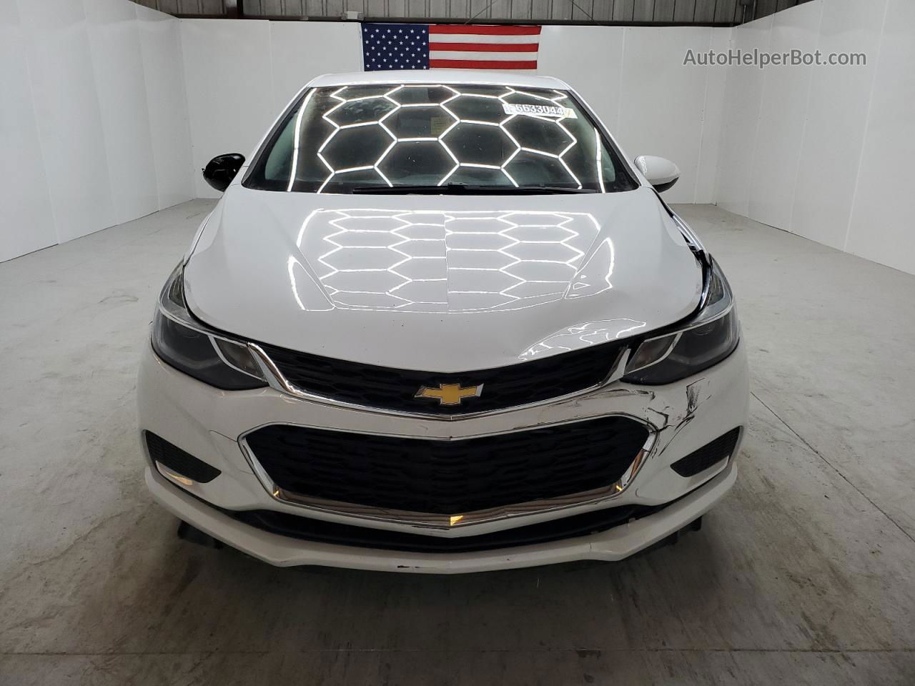 2018 Chevrolet Cruze Lt White vin: 1G1BE5SM5J7116920