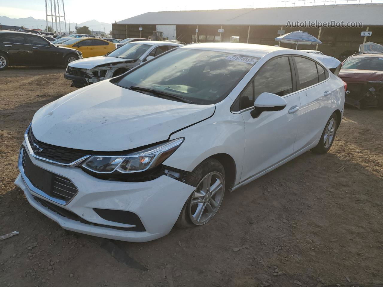 2018 Chevrolet Cruze Lt White vin: 1G1BE5SM5J7191133