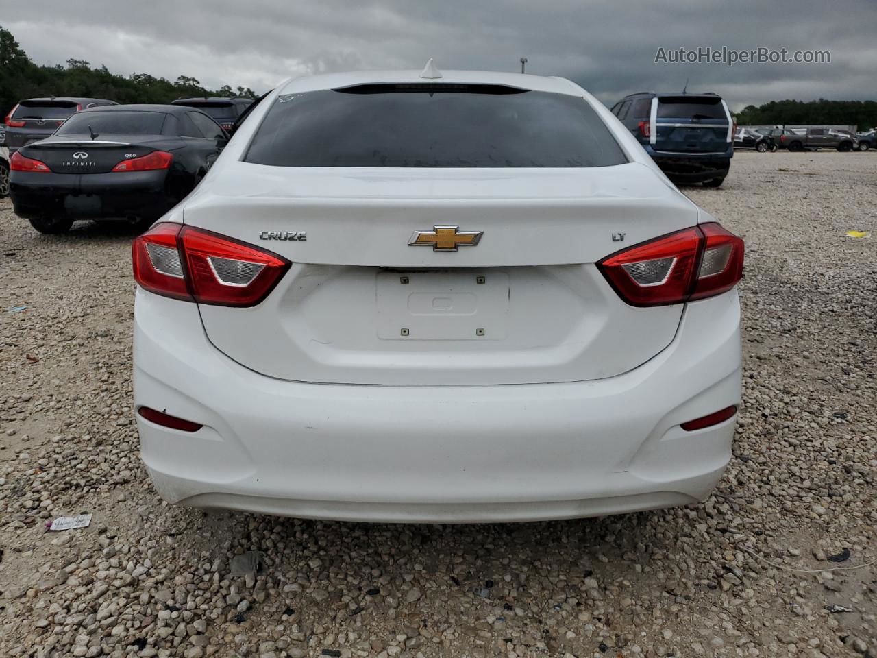 2018 Chevrolet Cruze Lt Белый vin: 1G1BE5SM6J7220980