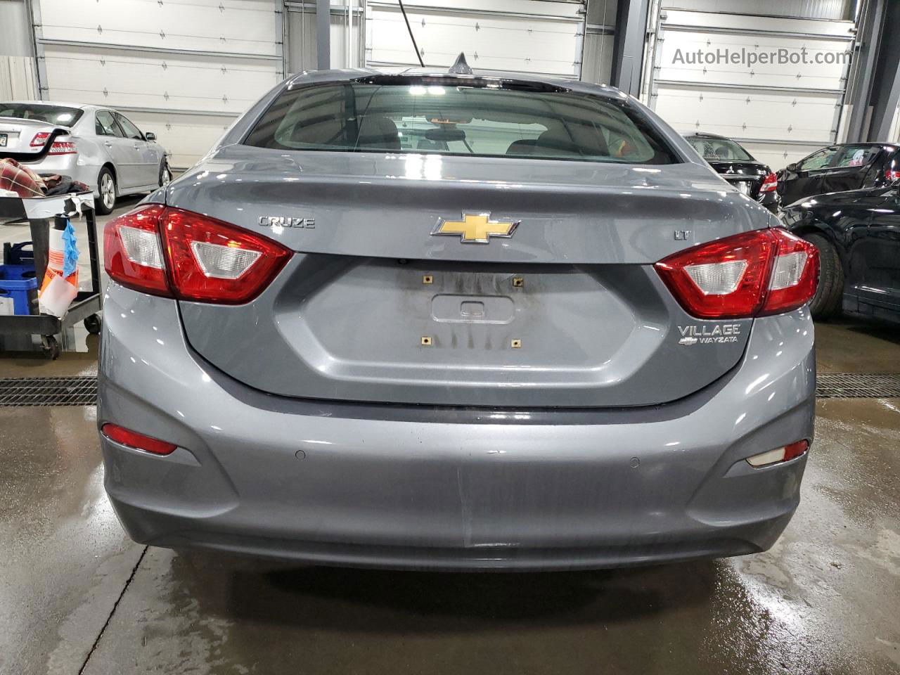 2018 Chevrolet Cruze Lt Серый vin: 1G1BE5SM7J7118281