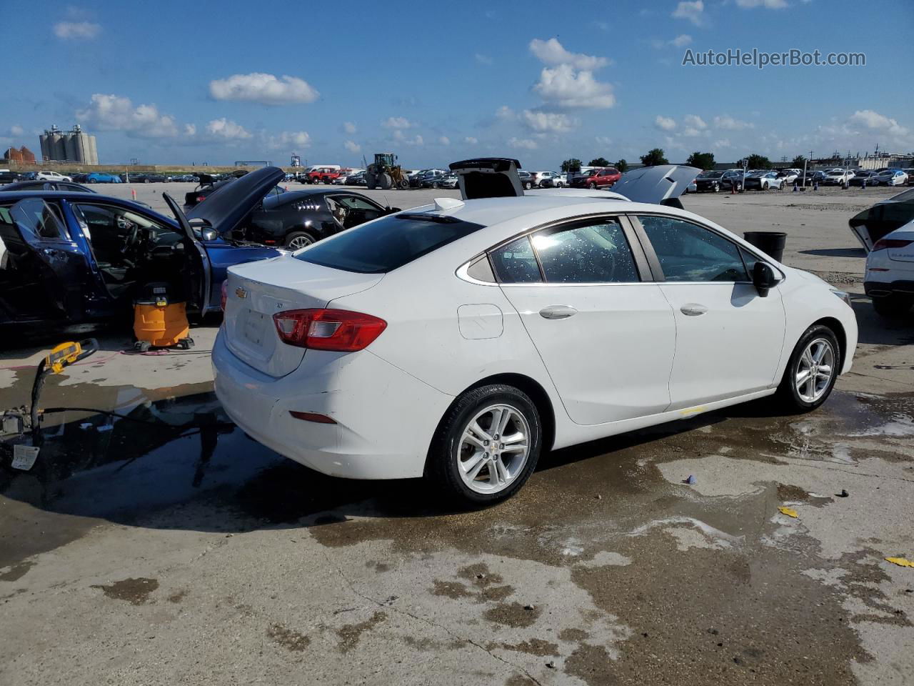 2017 Chevrolet Cruze Lt White vin: 1G1BE5SM8H7137724