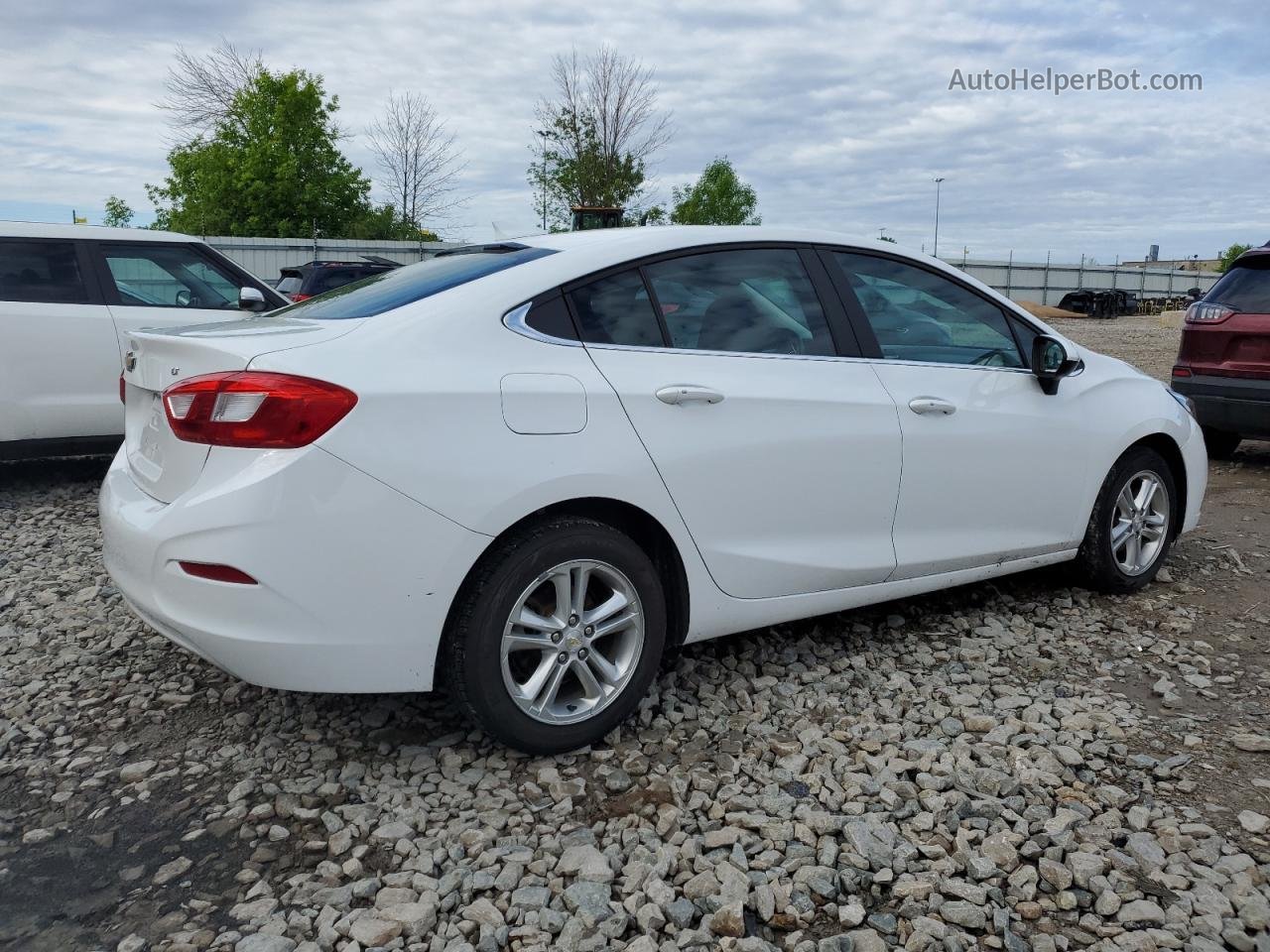 2017 Chevrolet Cruze Lt White vin: 1G1BE5SM8H7212261