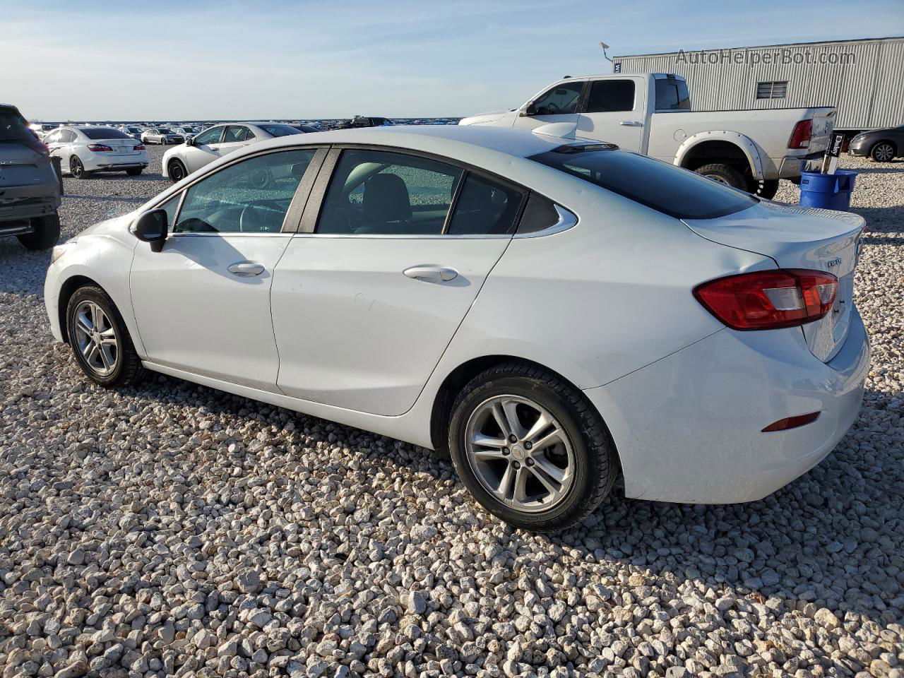 2018 Chevrolet Cruze Lt White vin: 1G1BE5SM8J7127524