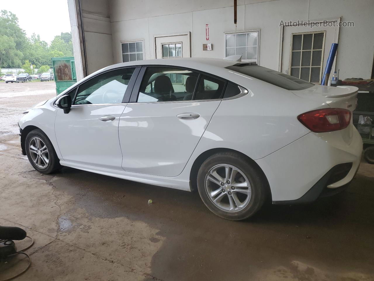 2018 Chevrolet Cruze Lt White vin: 1G1BE5SM8J7241829