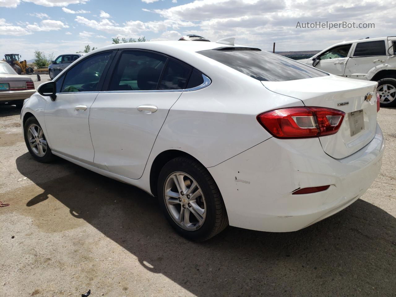 2018 Chevrolet Cruze Lt White vin: 1G1BE5SM8J7244715