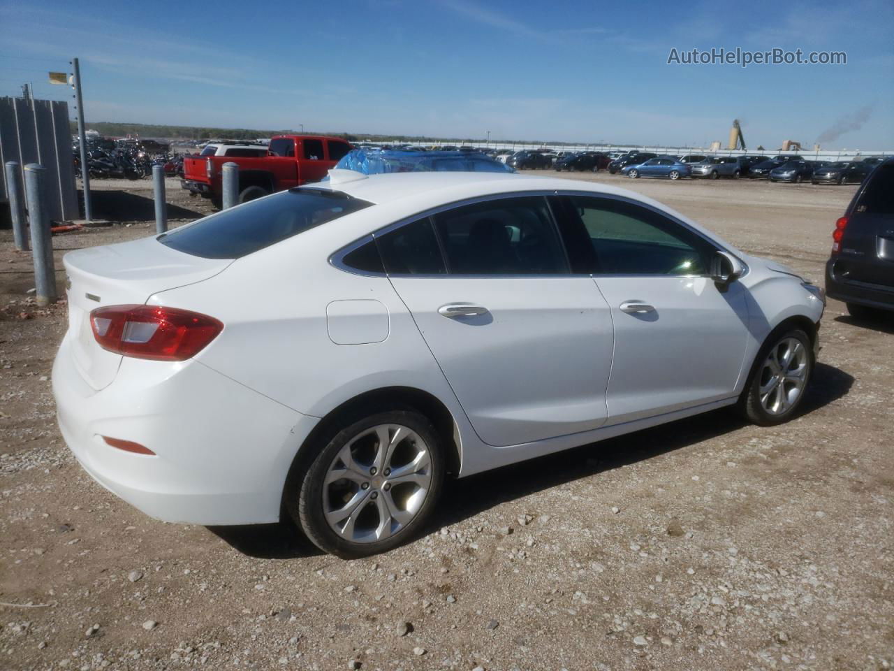 2018 Chevrolet Cruze Premier White vin: 1G1BF5SM9J7197773