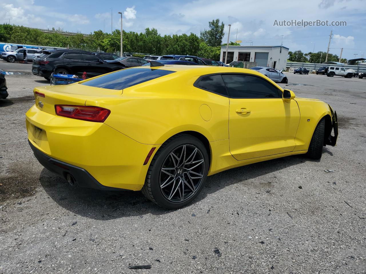 2017 Chevrolet Camaro Lt Yellow vin: 1G1FB1RS0H0205580