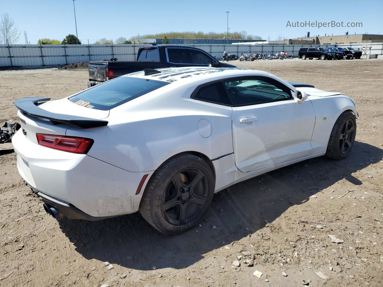 2018 Chevrolet Camaro Lt White vin: 1G1FB1RS4J0190586