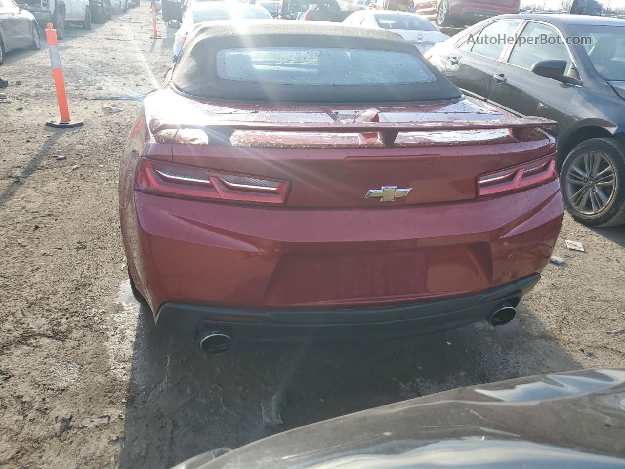 2017 Chevrolet Camaro Lt Red vin: 1G1FB3DS4H0103010