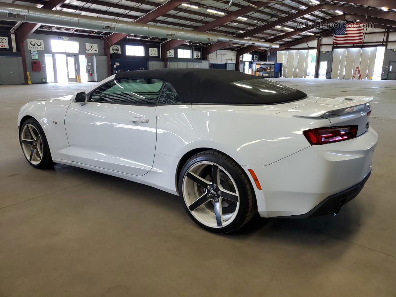 2018 Chevrolet Camaro Lt White vin: 1G1FB3DX7J0129392