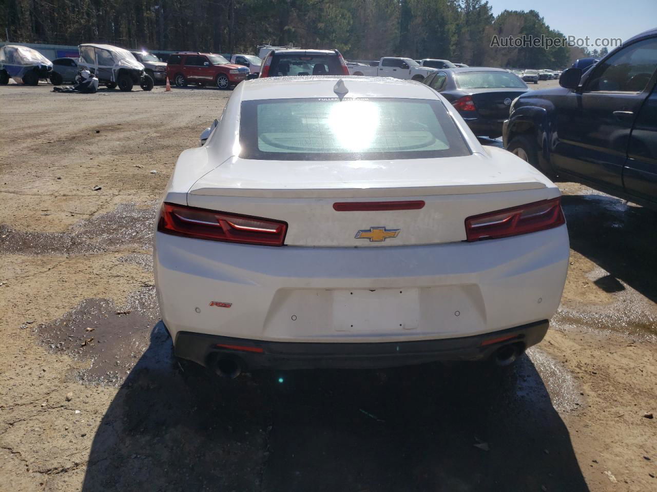 2017 Chevrolet Camaro Lt White vin: 1G1FD1RS8H0147843