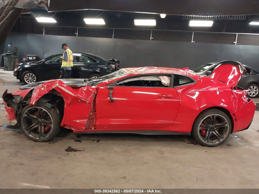 2018 Chevrolet Camaro 1ss Red vin: 1G1FE1R7XJ0171317