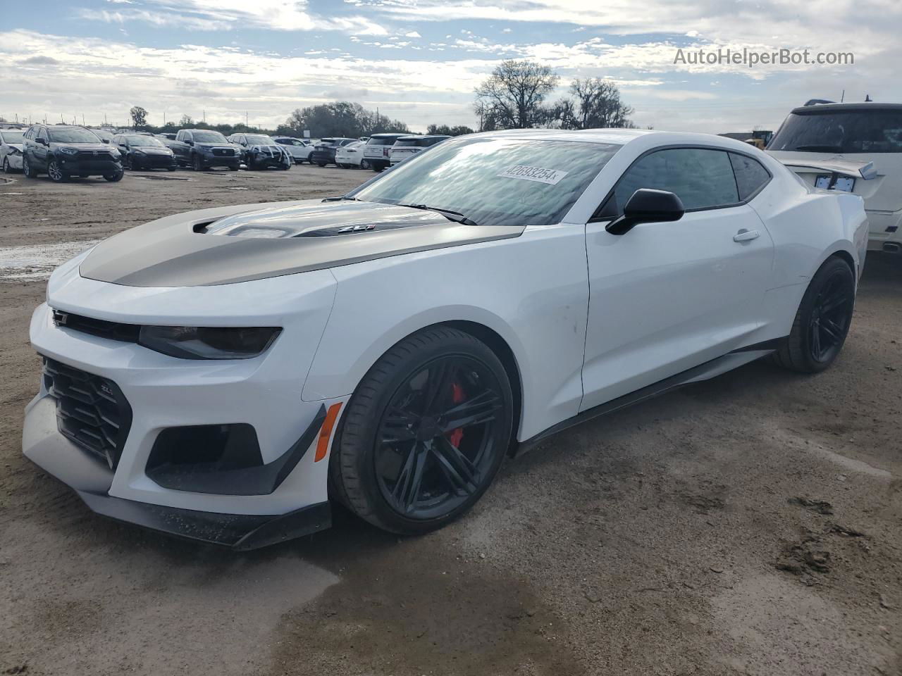 2018 Chevrolet Camaro Zl1 White vin: 1G1FJ1R65J0169686