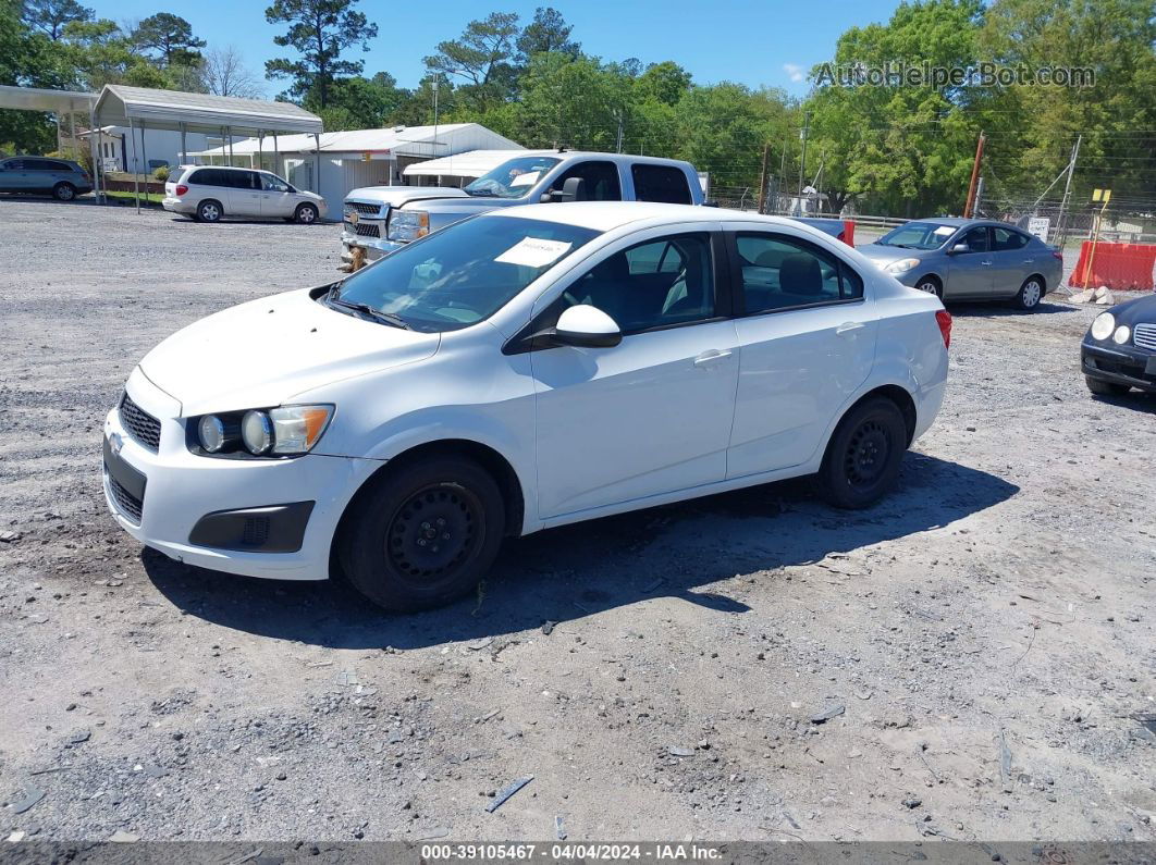 2013 Chevrolet Sonic Ls Auto Белый vin: 1G1JA5SH5D4215866