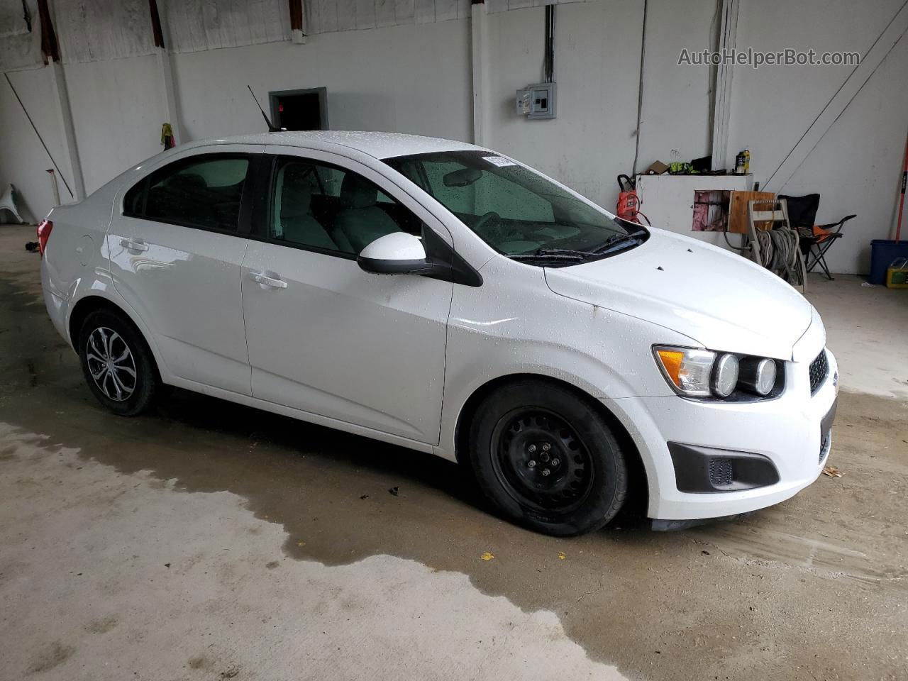 2013 Chevrolet Sonic Ls White vin: 1G1JA5SH7D4230174