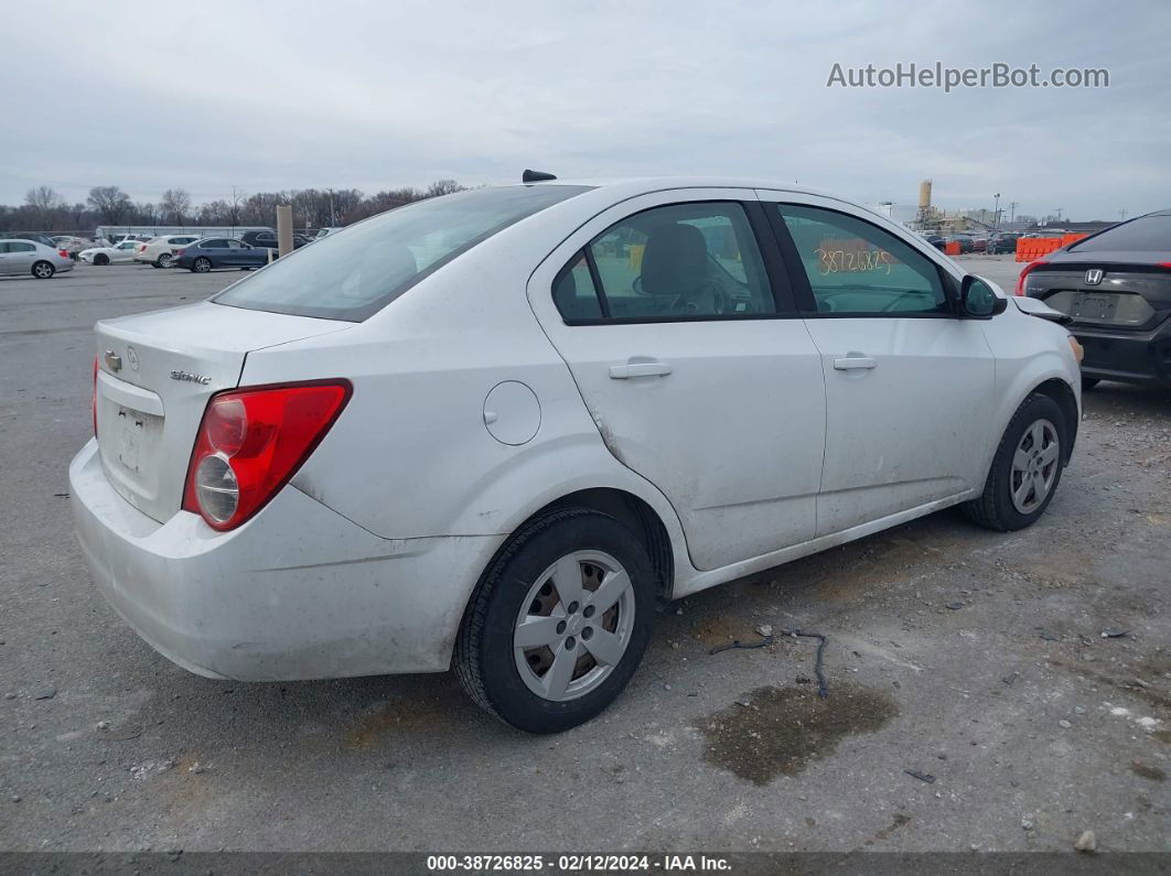 2014 Chevrolet Sonic Ls Auto Белый vin: 1G1JA5SH7E4181303