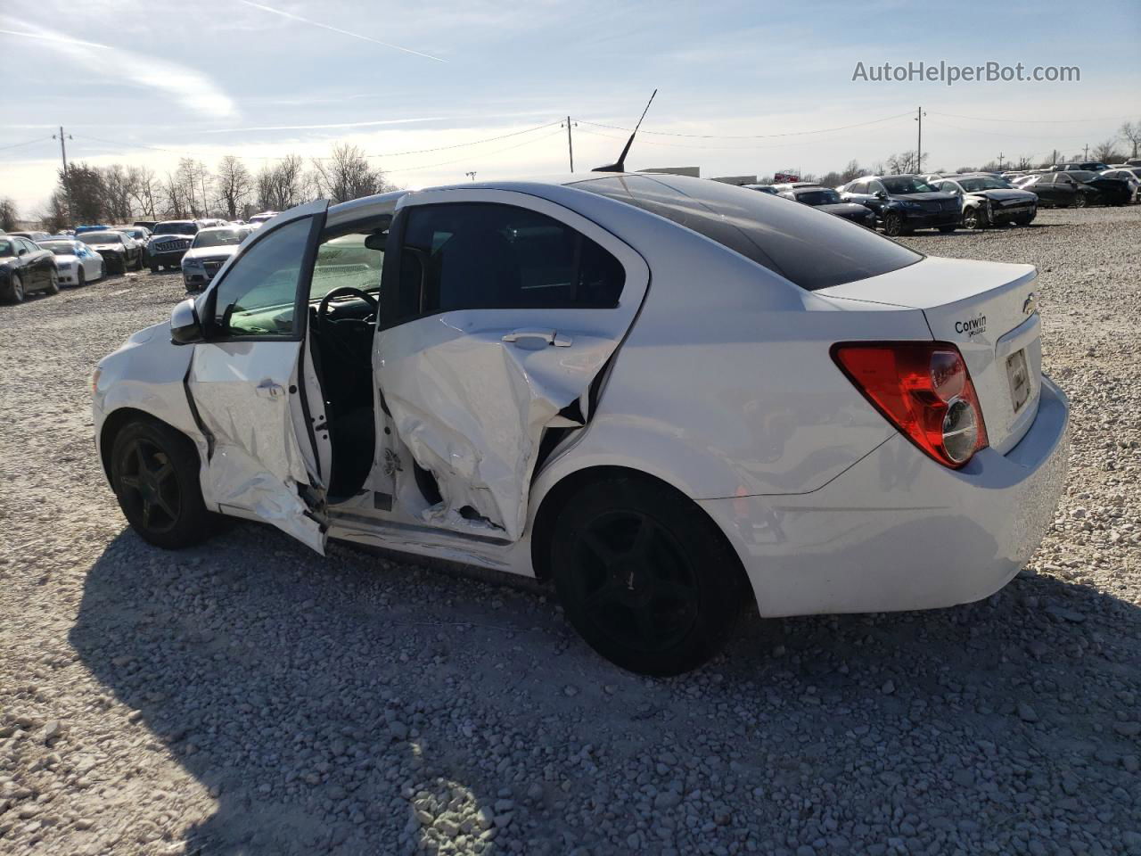 2013 Chevrolet Sonic Ls White vin: 1G1JA5SH9D4236591