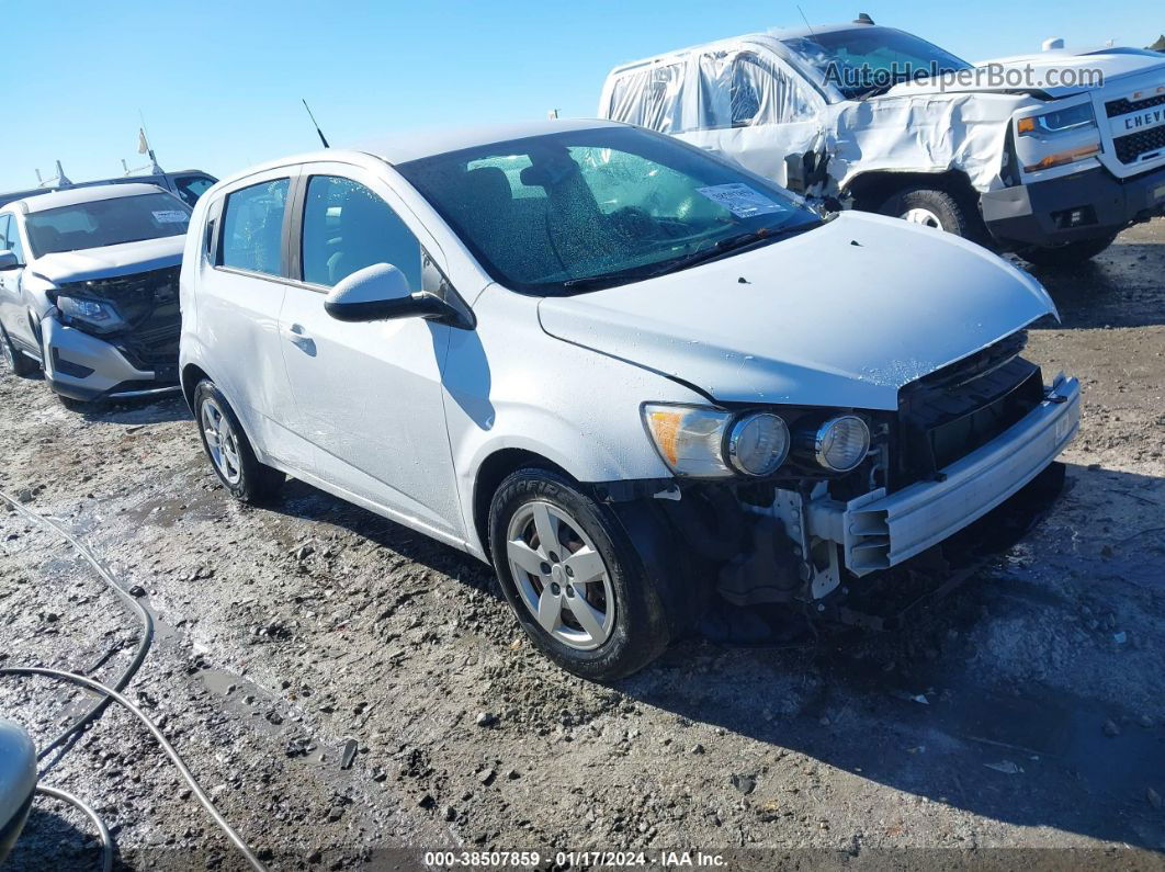 2014 Chevrolet Sonic Ls Auto White vin: 1G1JA6SG2E4166981