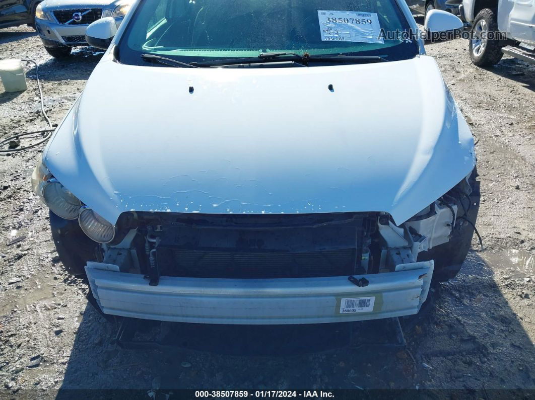 2014 Chevrolet Sonic Ls Auto White vin: 1G1JA6SG2E4166981