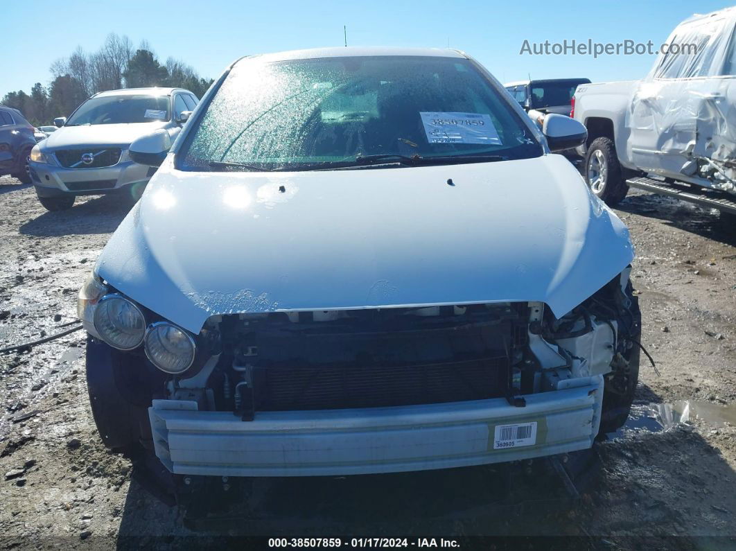 2014 Chevrolet Sonic Ls Auto White vin: 1G1JA6SG2E4166981