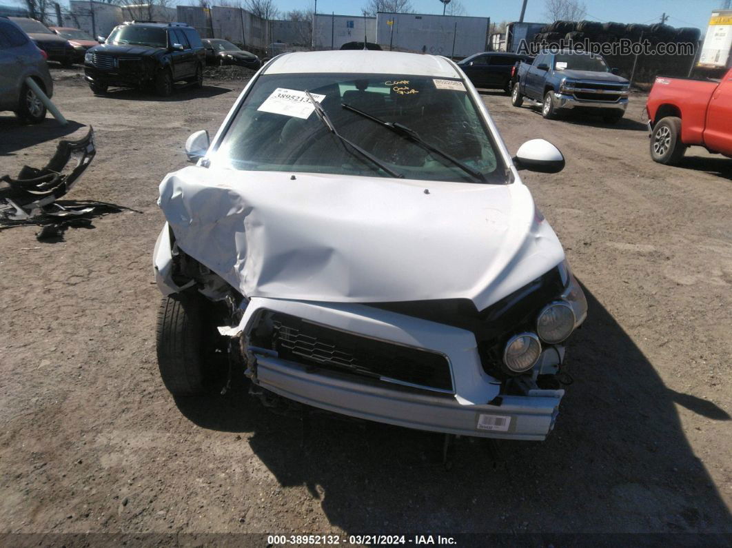 2014 Chevrolet Sonic Ls Auto White vin: 1G1JA6SH0E4171766