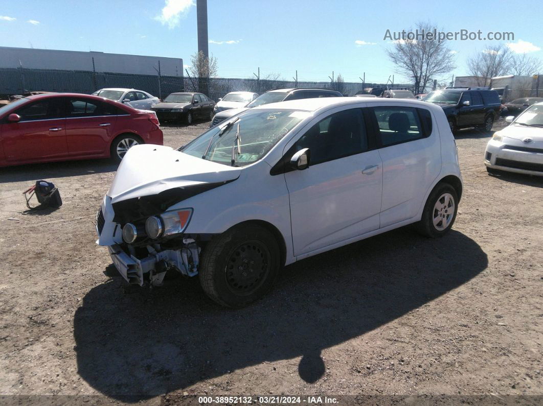 2014 Chevrolet Sonic Ls Auto White vin: 1G1JA6SH0E4171766