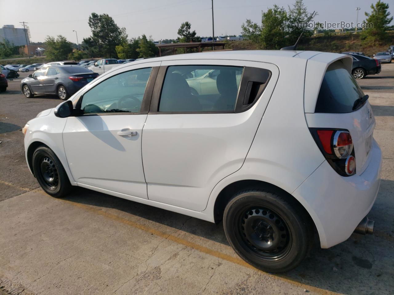 2013 Chevrolet Sonic Ls White vin: 1G1JA6SH1D4204255