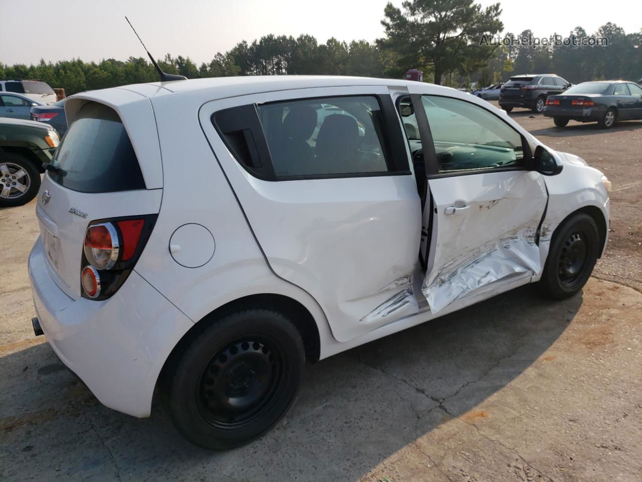 2013 Chevrolet Sonic Ls White vin: 1G1JA6SH1D4204255