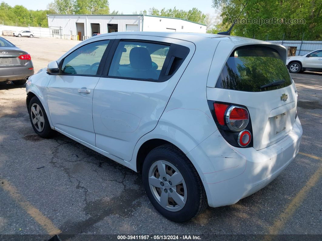 2014 Chevrolet Sonic Ls Auto White vin: 1G1JA6SH3E4141175