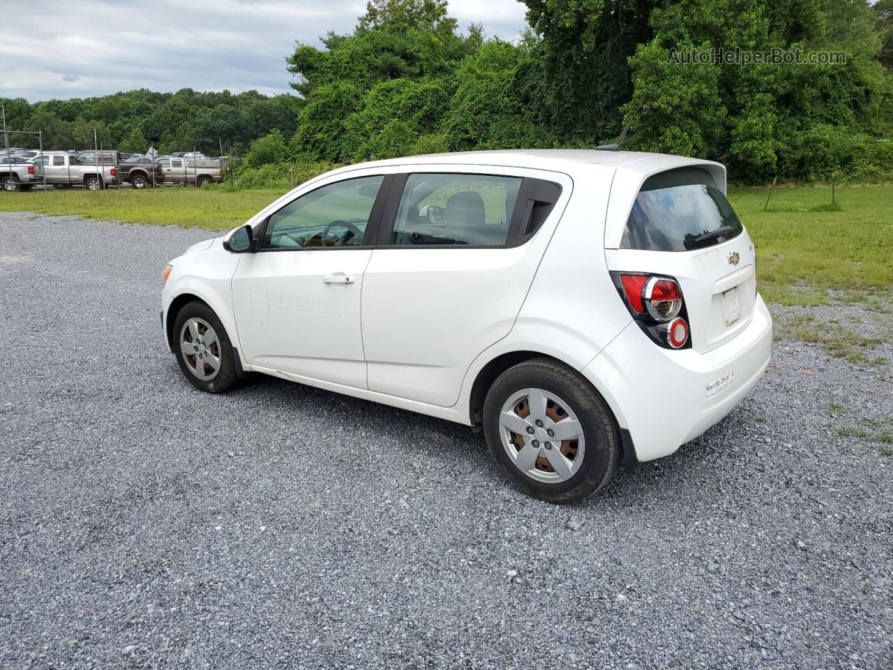 2014 Chevrolet Sonic Ls White vin: 1G1JA6SH6E4132101