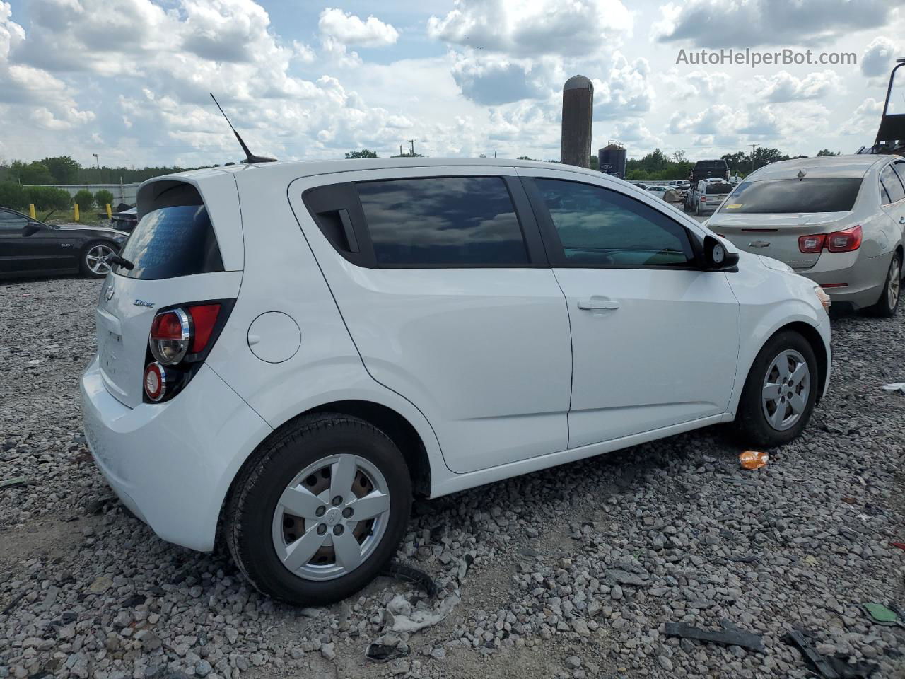 2014 Chevrolet Sonic Ls White vin: 1G1JA6SH8E4137963