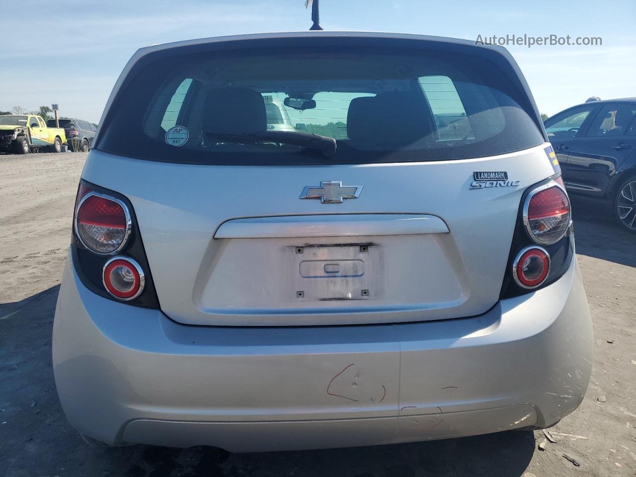 2013 Chevrolet Sonic Ls Серебряный vin: 1G1JB6SHXD4121436