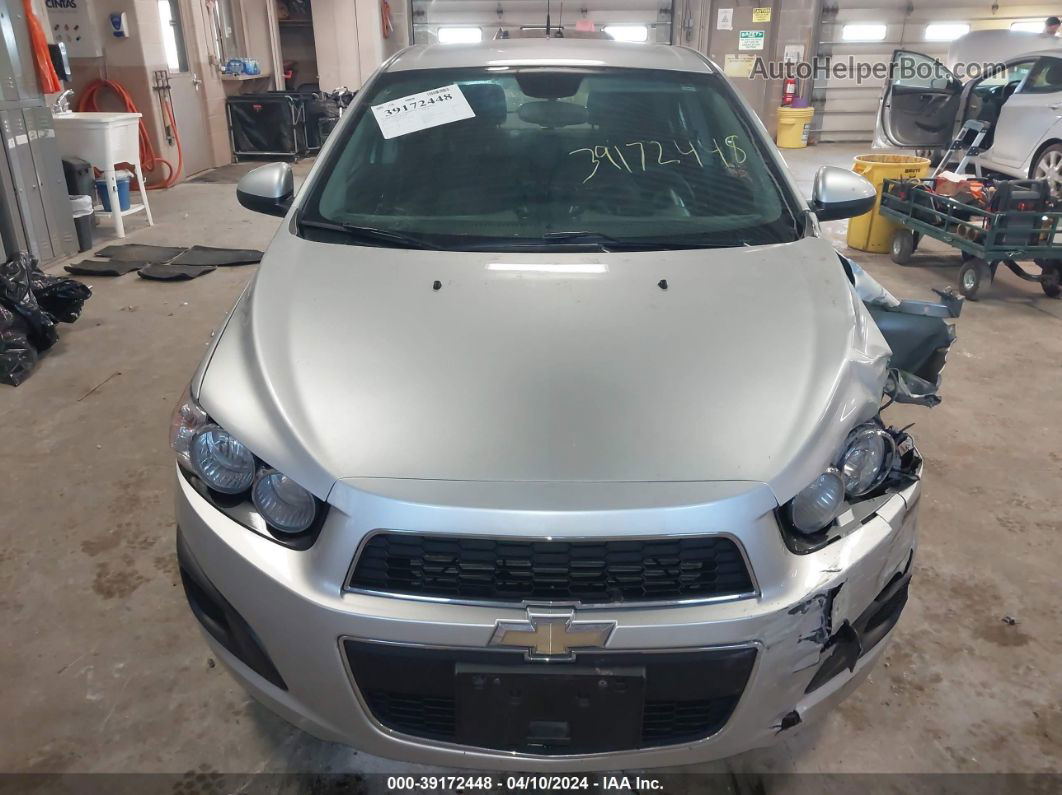 2013 Chevrolet Sonic Lt Auto Серебряный vin: 1G1JC5SH6D4190664