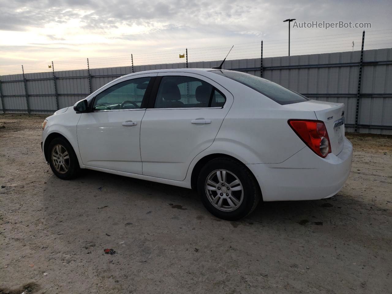 2013 Chevrolet Sonic Lt White vin: 1G1JD5SH2D4101749