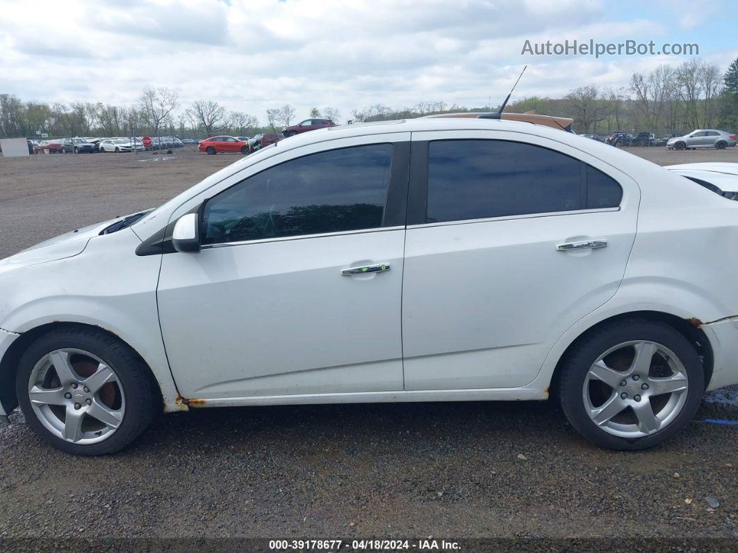 2013 Chevrolet Sonic Ltz Auto White vin: 1G1JE5SG2D4162667