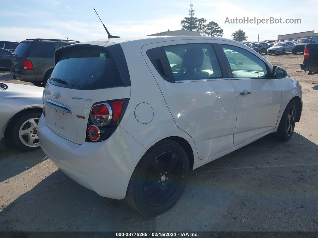 2013 Chevrolet Sonic Ltz Auto White vin: 1G1JE6SB7D4103706