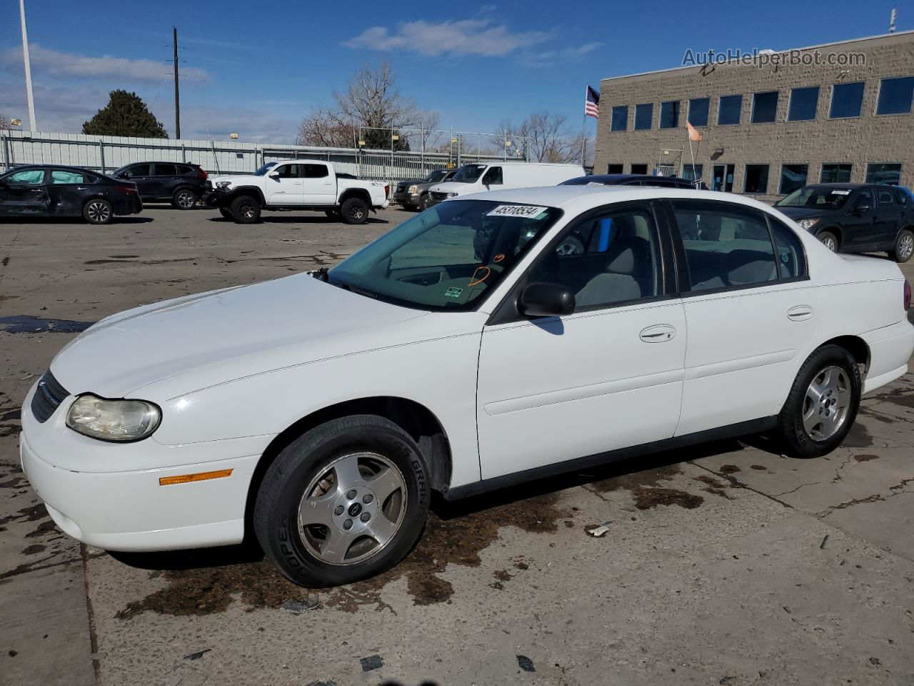 2005 Chevrolet Classic  White vin: 1G1ND52F05M187810