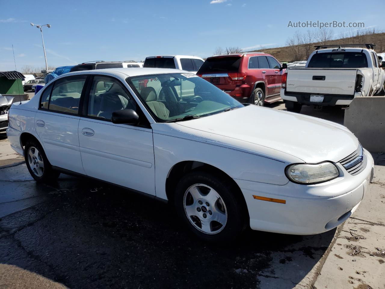 2005 Chevrolet Classic  White vin: 1G1ND52F05M187810