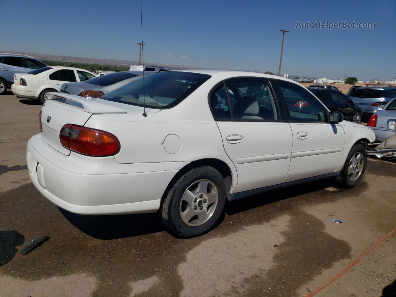 2005 Chevrolet Classic  White vin: 1G1ND52F35M108453