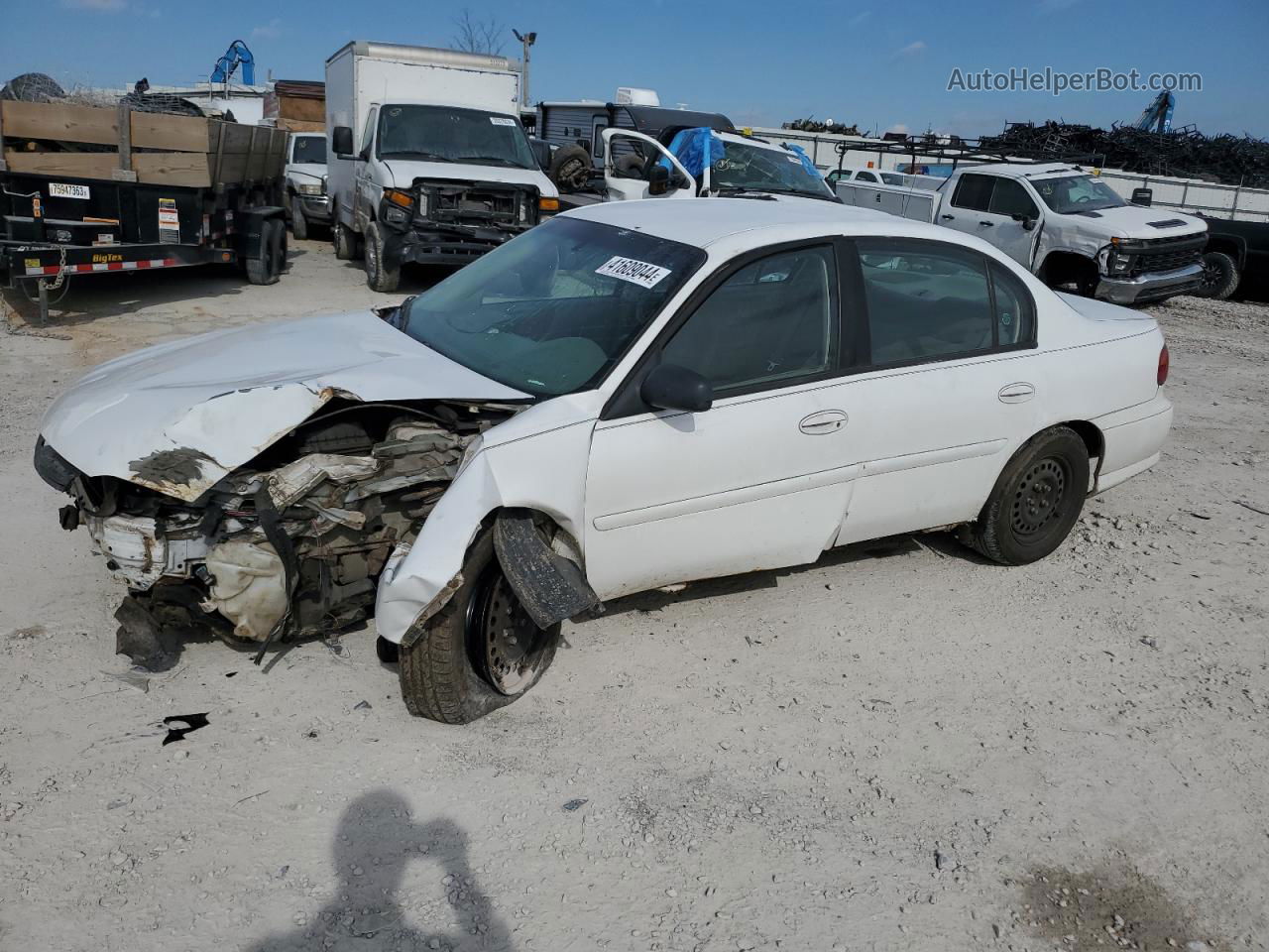 2005 Chevrolet Classic  White vin: 1G1ND52F35M177563