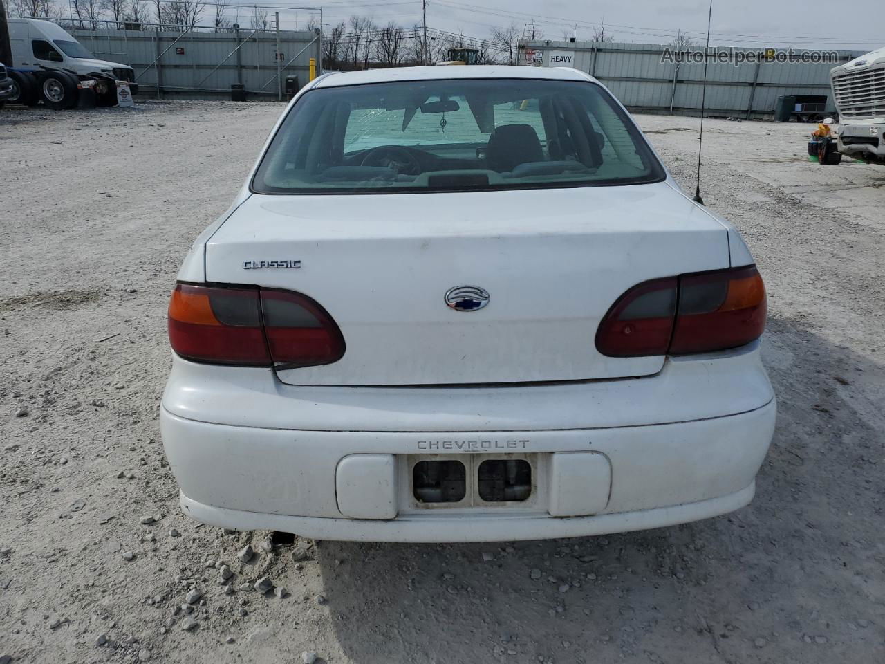 2005 Chevrolet Classic  White vin: 1G1ND52F35M177563