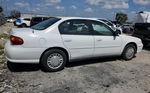 2005 Chevrolet Classic  White vin: 1G1ND52F45M196669