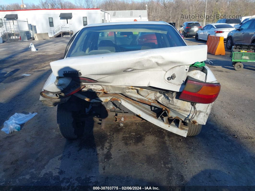 2005 Chevrolet Classic   White vin: 1G1ND52F55M135900